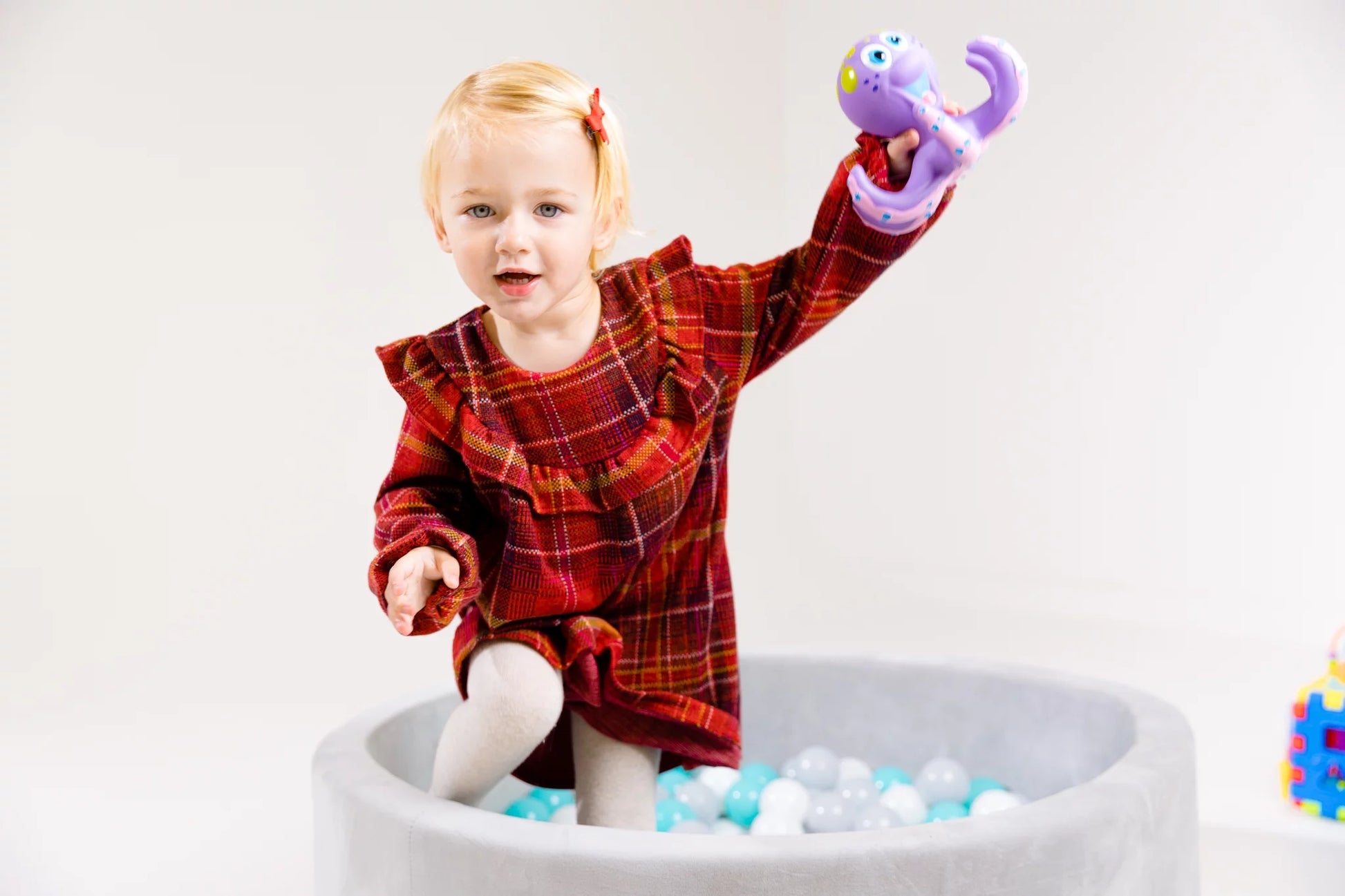 Luxurious Grey Velvet Ball Pit with 200 Aqua, White, & Grey Balls for Endless Fun